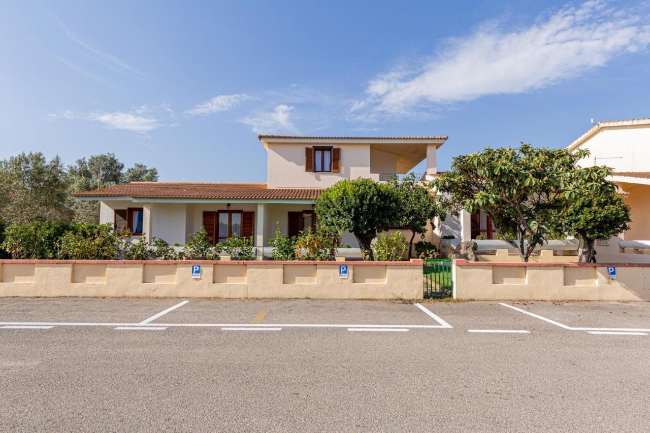 Centro Residenziale Le Canne San Teodoro  Ngoại thất bức ảnh